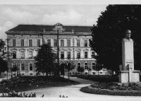 Holešov. Chlapecké školy.