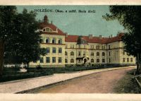 Holešov. Obecná a měšť. škola dívčí