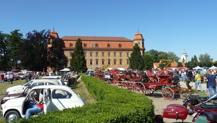 11. červenec 2015 - Setkání veteránů a historické hasičské techniky (18,9 °C)