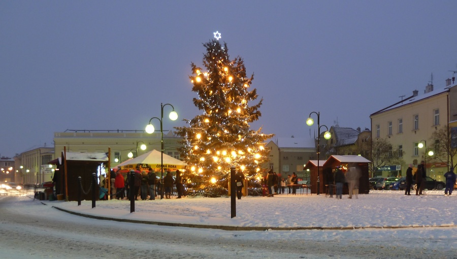 1. ledna 2016 – vánoční stromek na nám. Dr. E. Beneše (-3,6 °C)