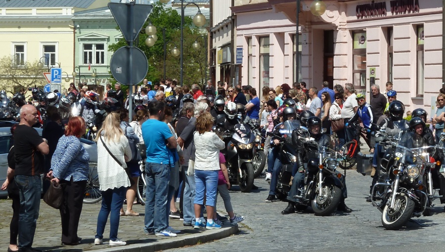 7. května 2016 – Náměstí Dr. E. Beneše – jarní MOTO vyjížďka (20,4 °C)