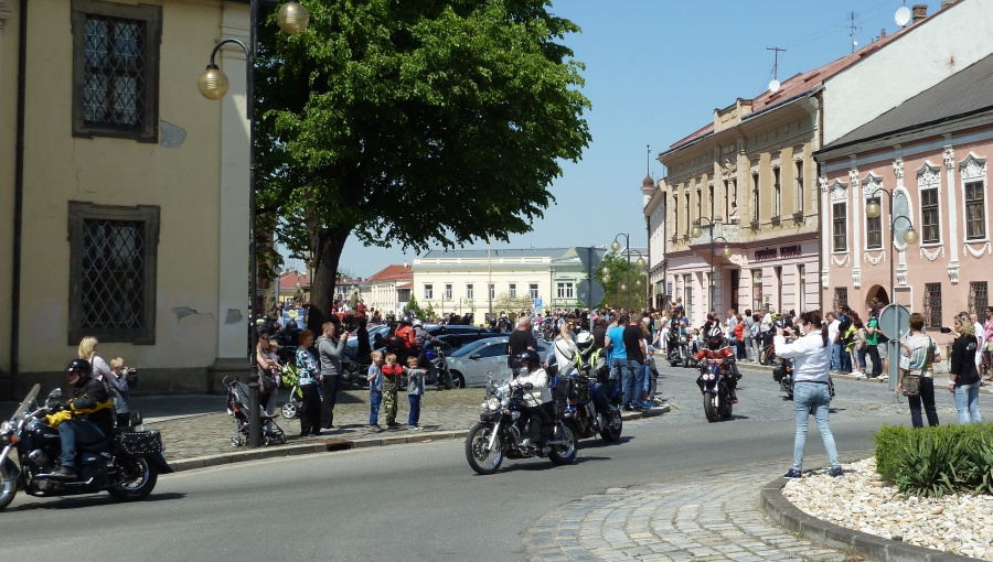 7. května 2016 – Náměstí Dr. E. Beneše – jarní MOTO vyjížďka (20,4 °C)