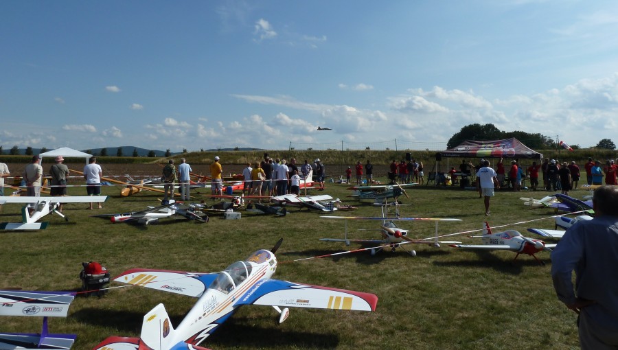 11. a 12. srpen 2018 - 20. ČMELÁK model SHOW (25 °C)