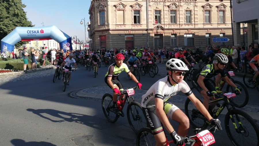 4. července 2020 – 7.45 start trasy A Bikemaratonu Drásal České spořitelny (14.5 °C)